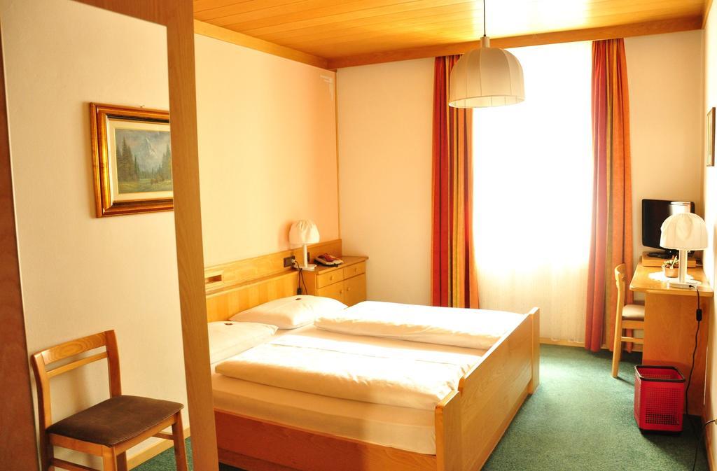 Hotel Grauer Baer Bressanone Værelse billede