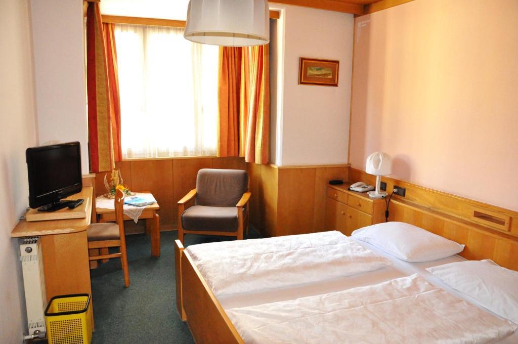 Hotel Grauer Baer Bressanone Værelse billede