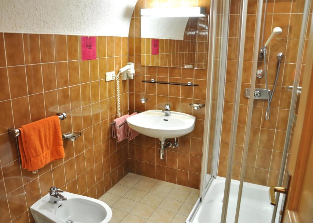 Hotel Grauer Baer Bressanone Værelse billede